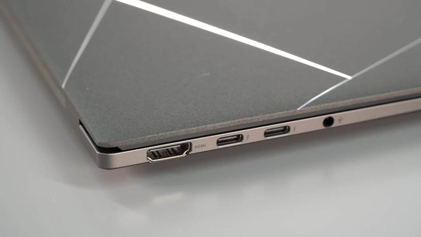 PC Asus ZenBook S 14