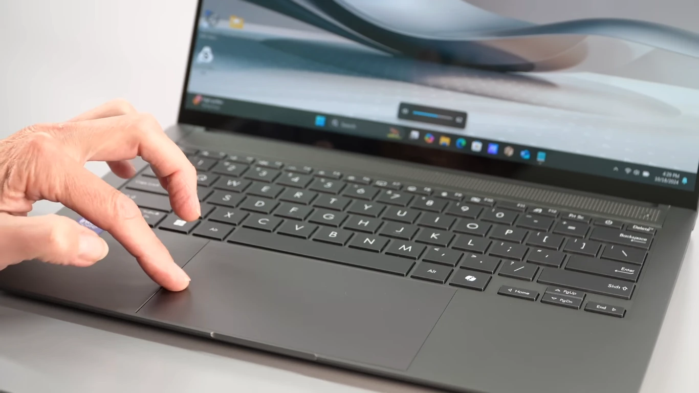 PC Asus ZenBook S 14