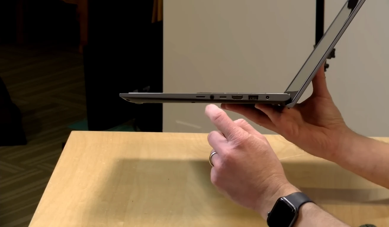 ASUS Vivobook 15 M1502YA